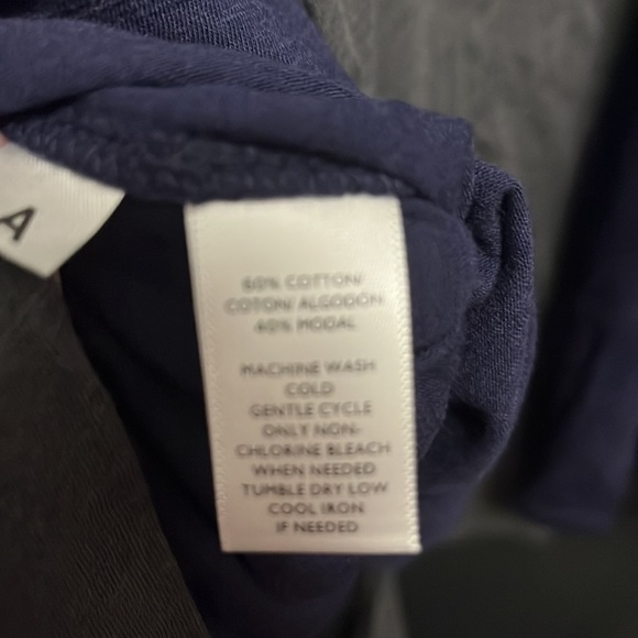 𝅺LOFT- 4 long sleeve vneck shirts - Picture 4 of 4